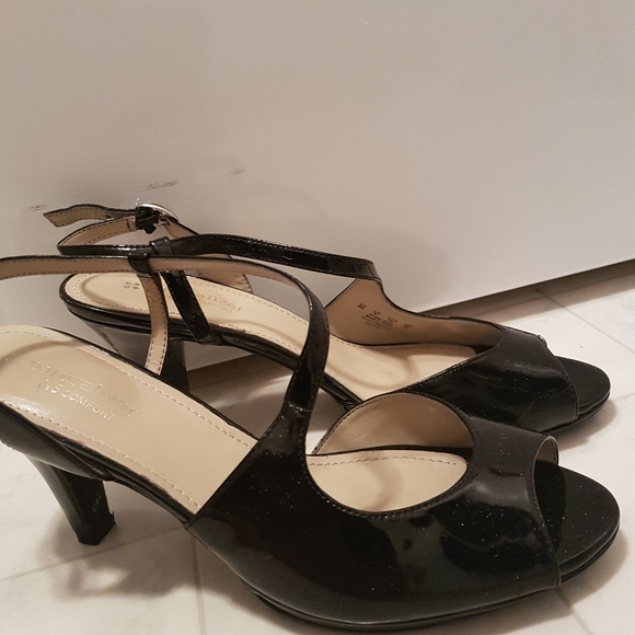 COPY - Sz8M Naturalizers Black Patent Leather Dress Heels - Picture 2 of 6